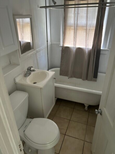 Bathroom - 30 Wall St