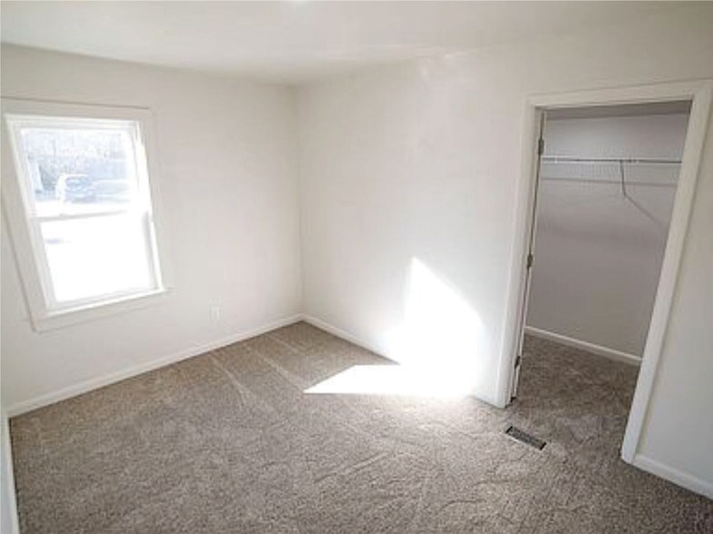 Building Photo - 3512 N Kingsley Dr