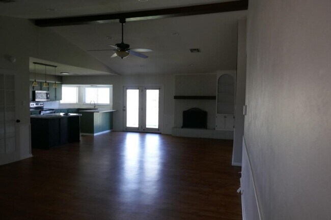 Building Photo - 2315 NE Village Dr