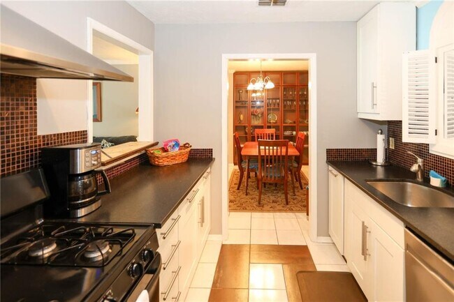 Building Photo - 402 Olde Mill Ln