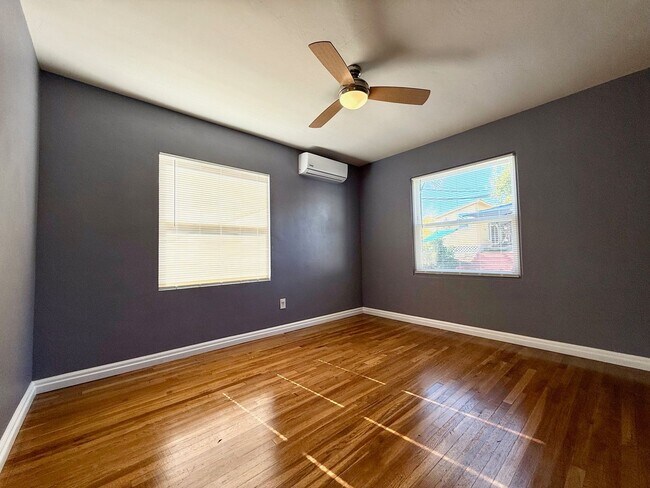 Building Photo - 3 Bedroom 1 bath single story home with solar!