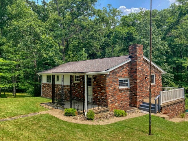 Building Photo - 2-Bedroom Single-Family Home with Garage and Spacious Yard in Unity Township