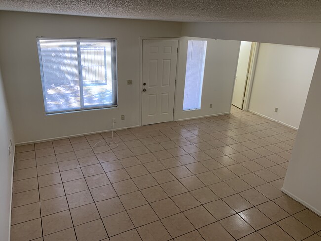 Building Photo - 1445 N 53rd Dr