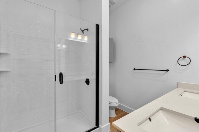 Building Photo - 1409B Forward Dr