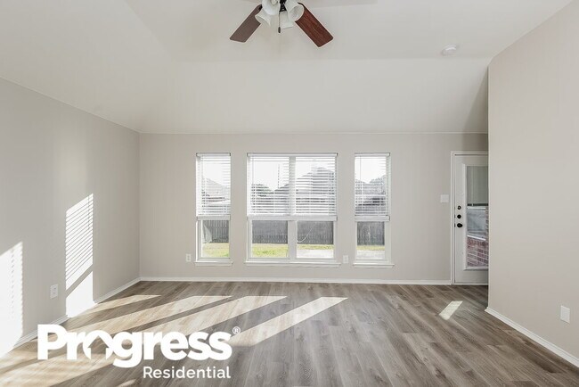 Building Photo - 320 Foreston Dr
