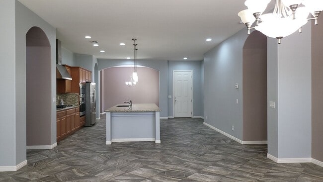 Building Photo - 5 bedroom, 4 bathroom home with a Casita