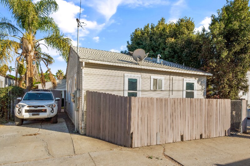 Building Photo - 4434 Texas St