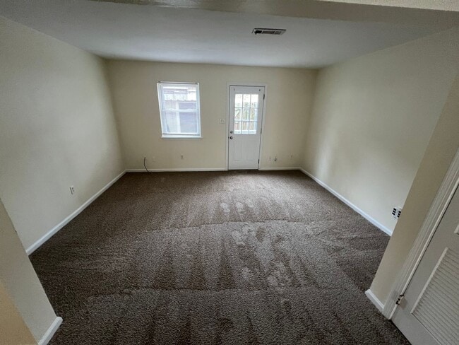 Building Photo - 934 Maryland Ave