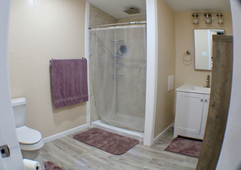 Building Photo - 1141 Katy St