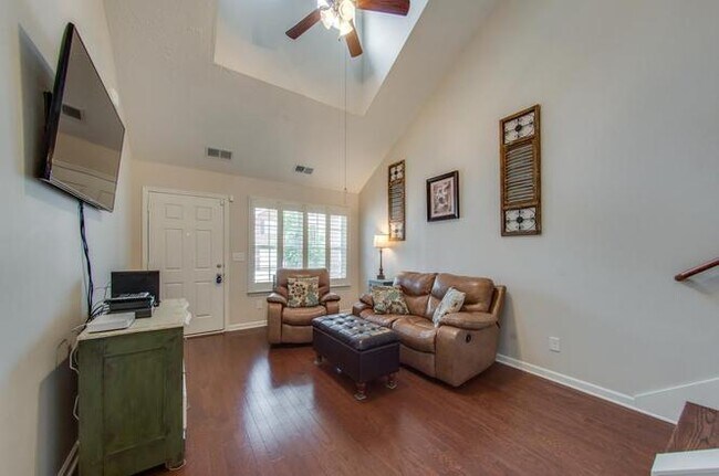 Building Photo - 4017 Rhythm Dr