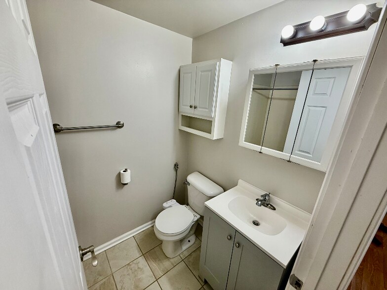 Building Photo - 35321 Turner Dr