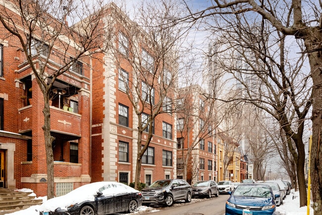 Primary Photo - 444 W Roslyn Pl