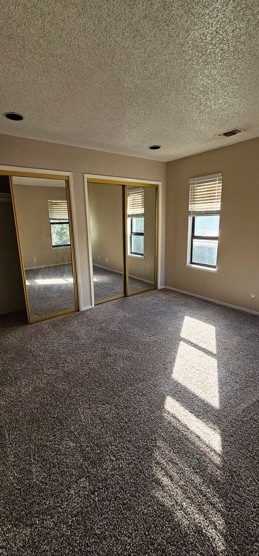 Building Photo - 715 Mikkelsen Dr