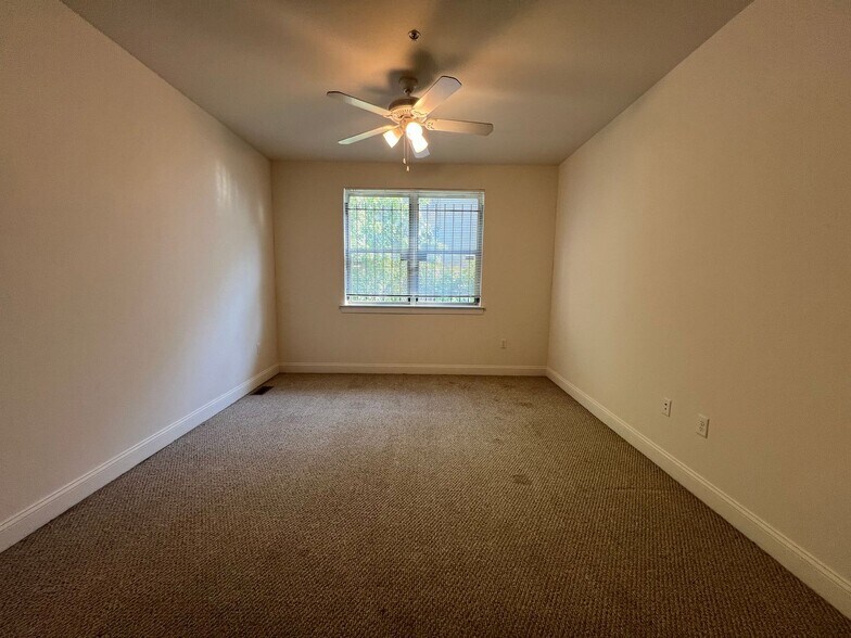 Building Photo - 1814 N 16th St