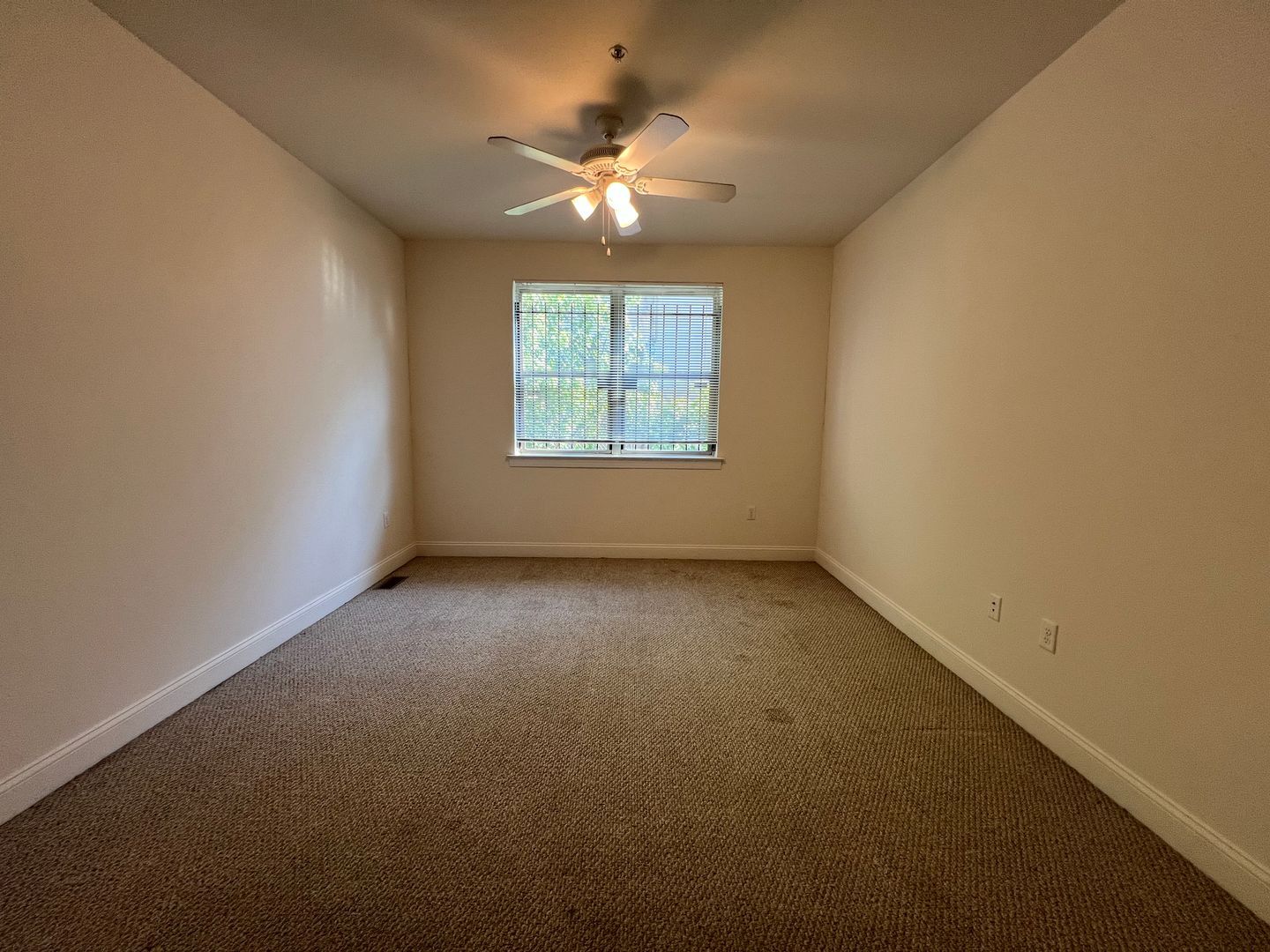 Building Photo - 1814 N 16th St