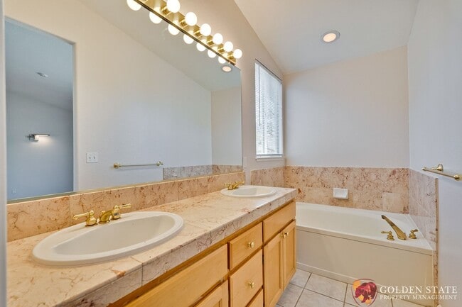 Building Photo - Comfort & Convenience in Santa Clara – Fre...