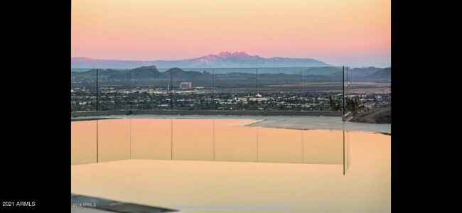 Building Photo - 6010 E Cholla Ln