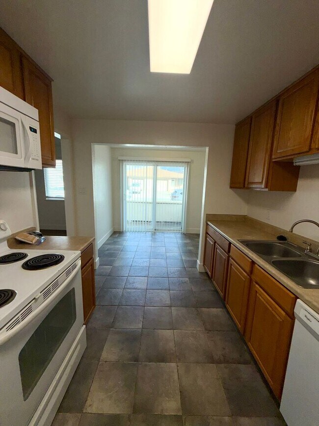 Building Photo - 1643 York Wy