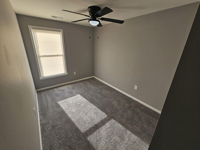 Building Photo - Coming Soon-4 Bedroom Townhome