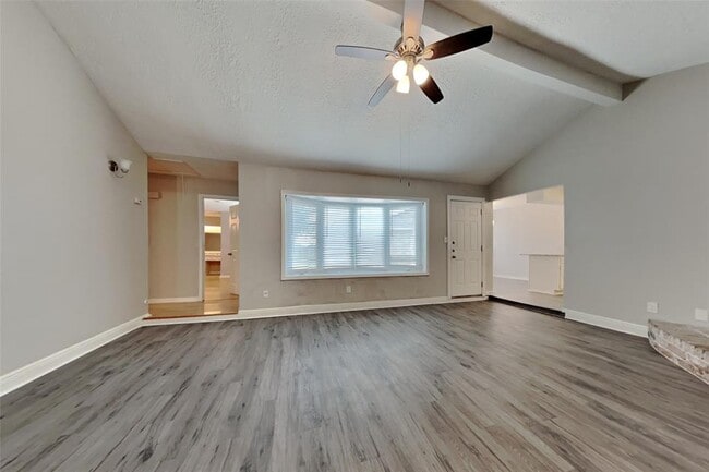 Building Photo - 13627 Montaigne Dr