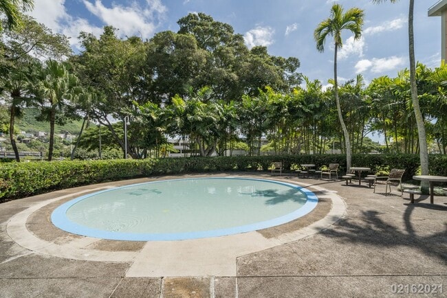 Building Photo - Queen Emma Gardens, Prince Tower, Studio $...