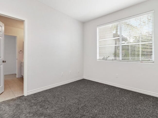 Building Photo - Incredible Rancho Del Oro Home!