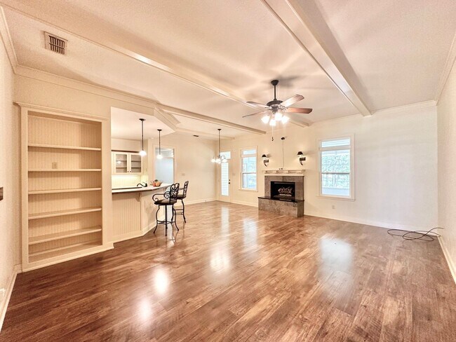 Building Photo - Tour Today! Show Stopping Home in Flint!