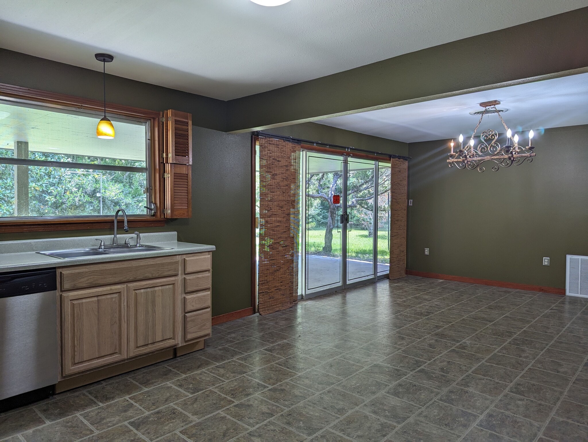 Building Photo - 917 Fremaux Ave