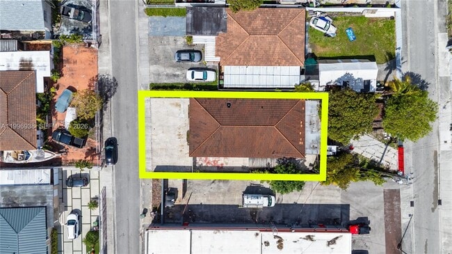 Building Photo - 361 E 39th St