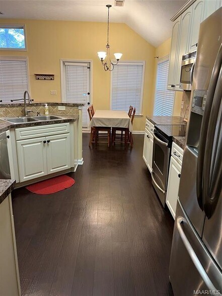 Building Photo - 9713 Silver Bell Ct