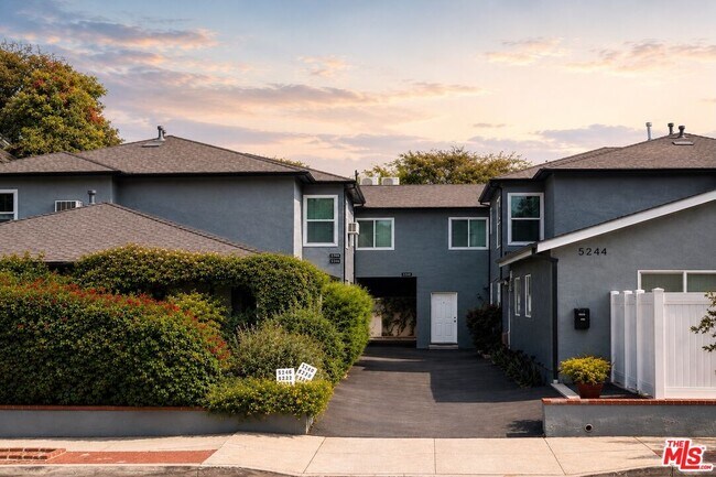 Building Photo - 5250 Whitsett Ave