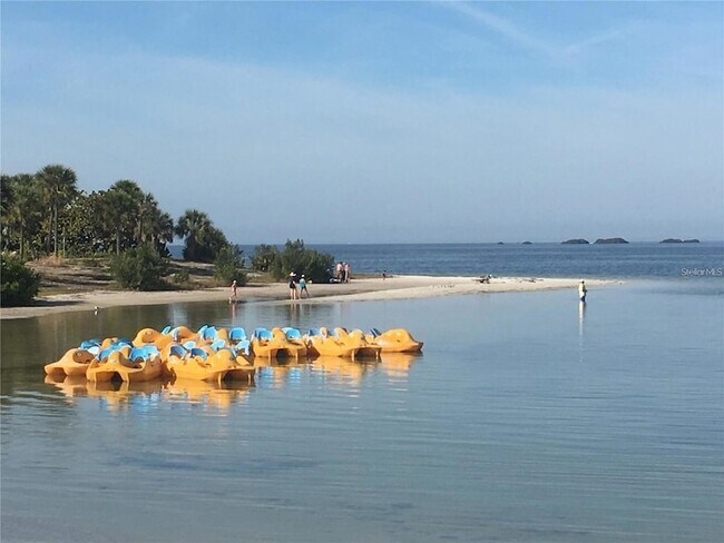 Building Photo - 621 Windrush Bay Dr