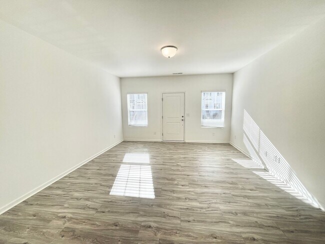 Building Photo - Charming Townhome Community in Mooresville...