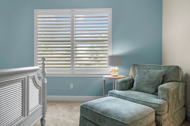 Building Photo - 10187 S Ocean Dr