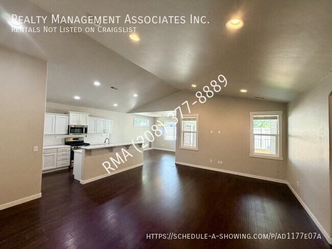Building Photo - 3744 S Antler Ridge Ave