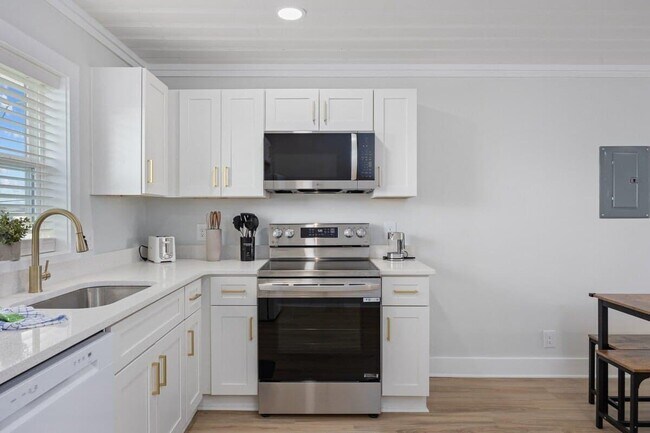 Building Photo - 4501 N Ocean Blvd