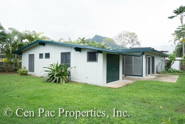 Building Photo - 3 Bed, 2 Bath House/Across the Street from...