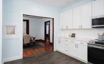 Building Photo - 735 E University Ave