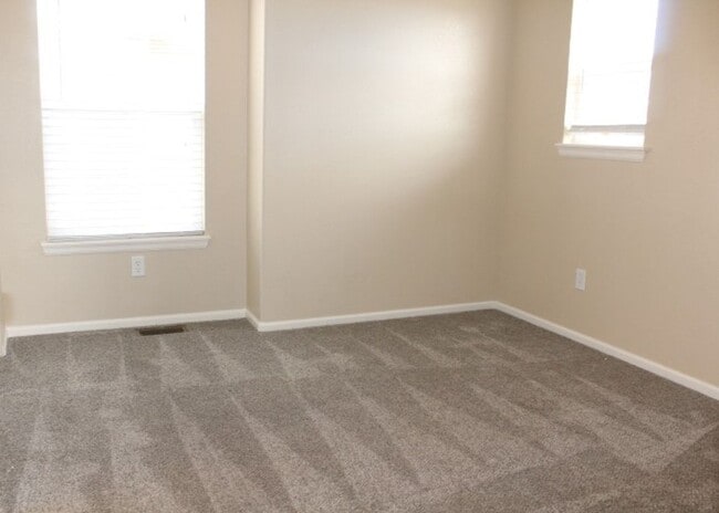 Building Photo - Stunning 3 BR/3 BA in Stockbridge At Meridian Community!