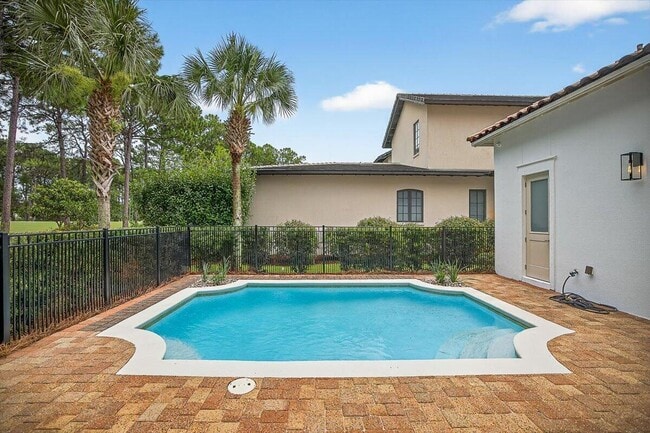 Building Photo - 3161 Club Dr