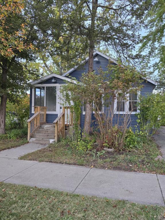 Primary Photo - 226 N Maple St