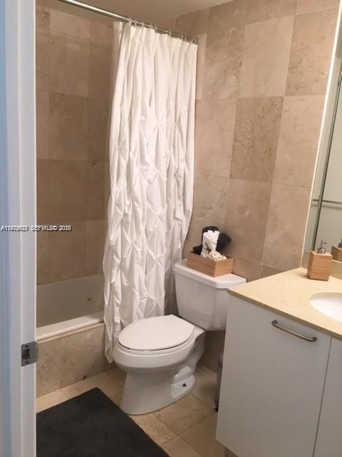 Building Photo - 1528 Brickell Ave