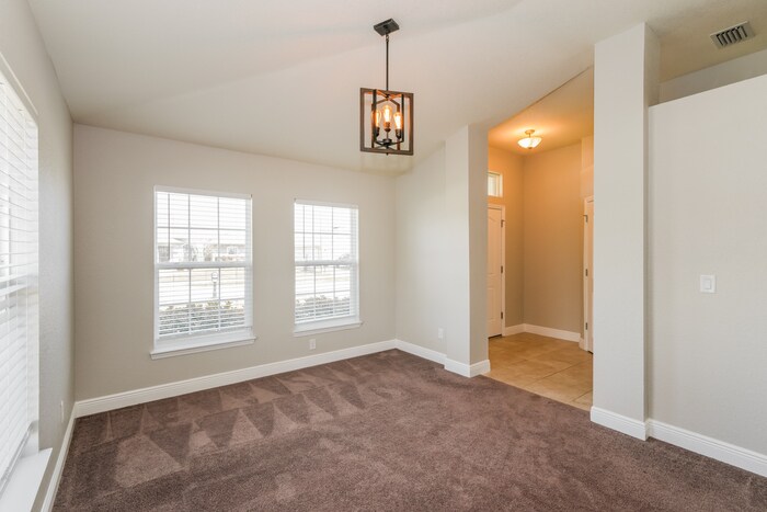 Building Photo - 1034 S Glen Meadow Loop