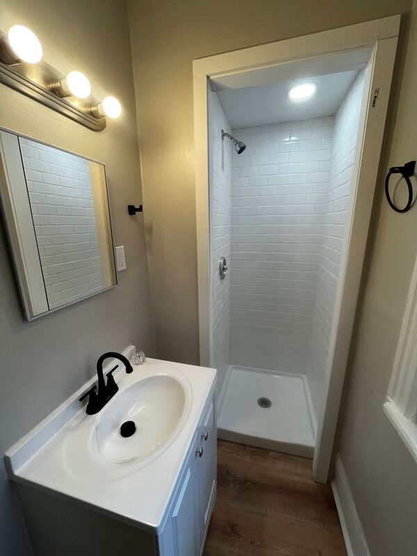 Building Photo - 14 Beechwood St