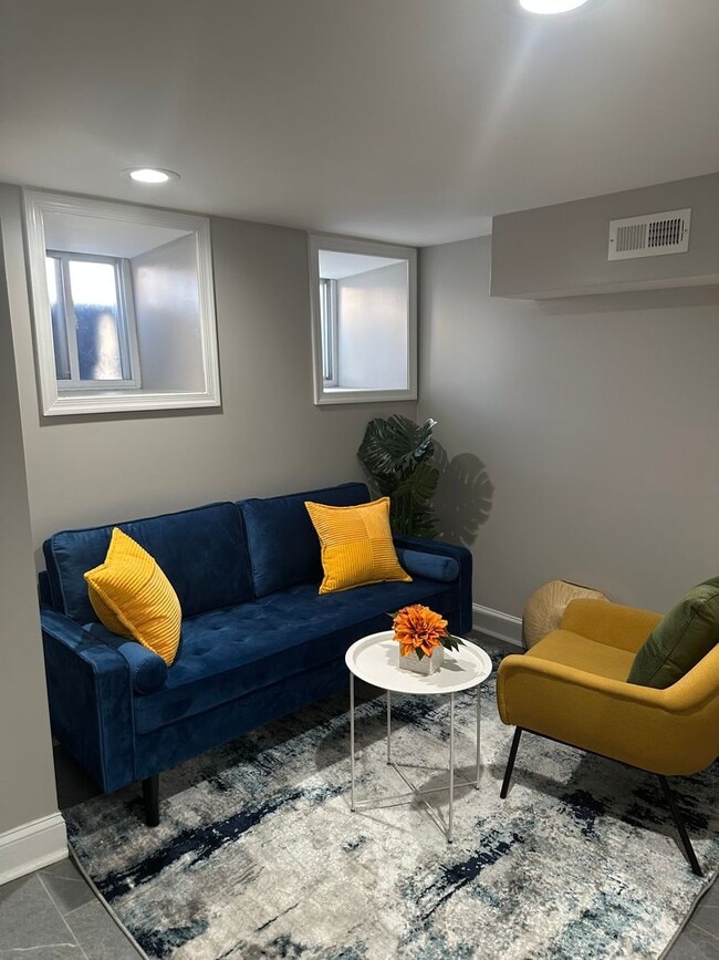 Building Photo - Fully Furnished! Spacious Rooms! Modern Decor! Finished Basement! Central Air! Fireplaces! Availa...