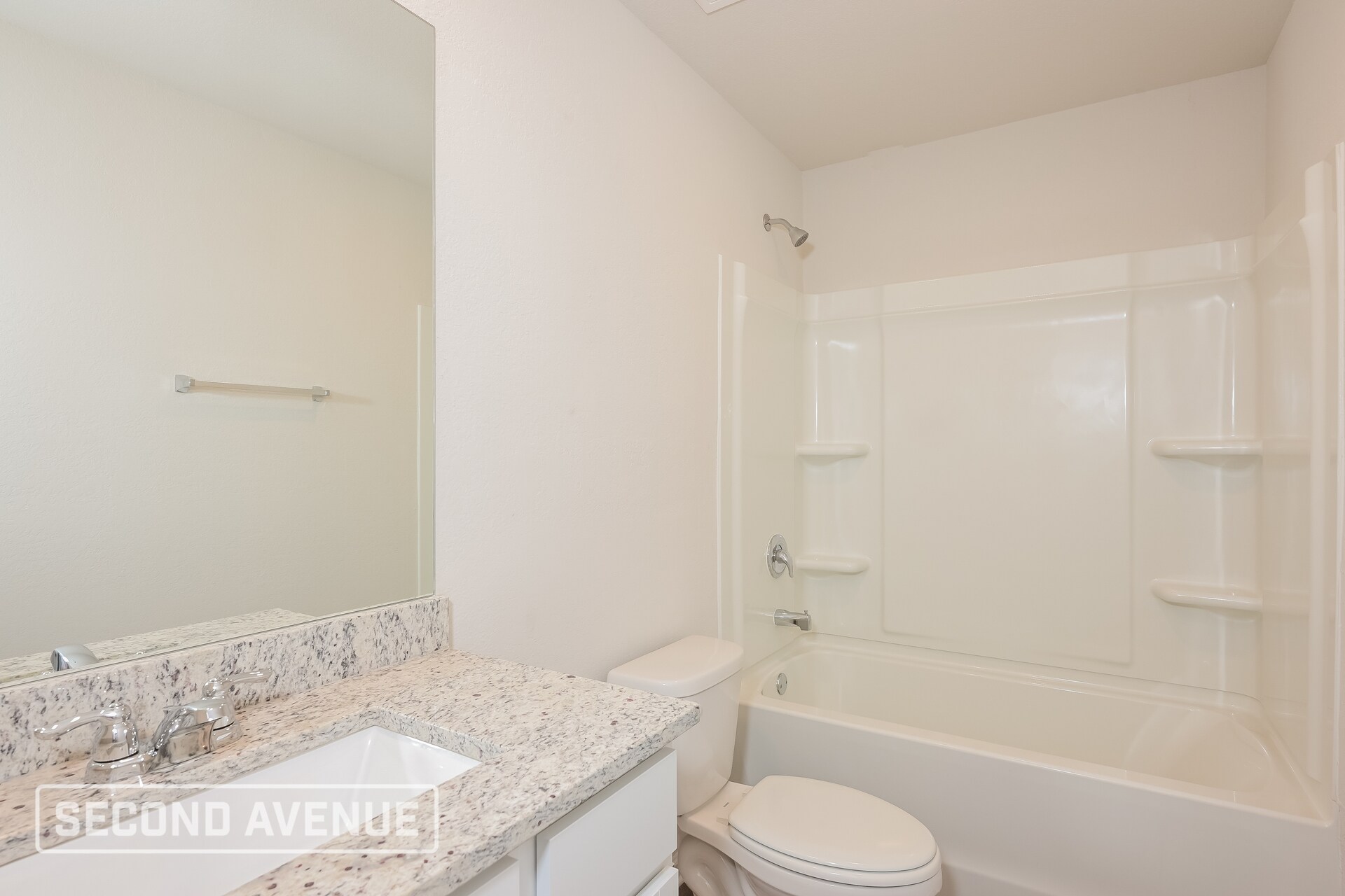 Building Photo - 726 Woody Dr