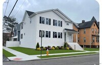 Building Photo - 1218 Kossuth St
