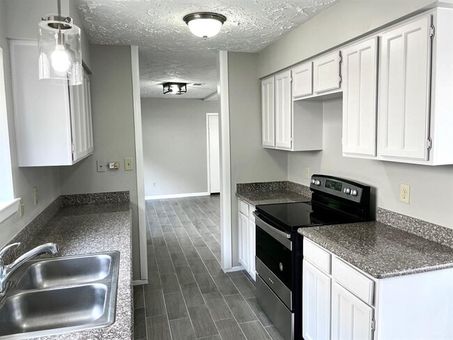 Building Photo - 10310 Oak Acres Dr
