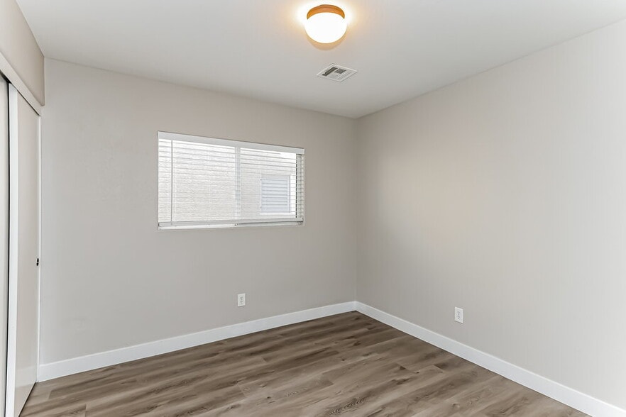Building Photo - 570 Swiss Cottage Ave