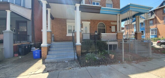 Building Photo - 5046 Hazel Ave